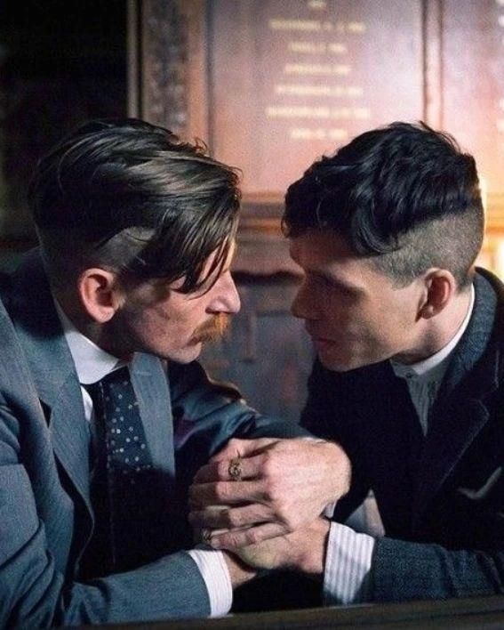 گاهی پناهگاهی در برابر طوفان، و گاهی خودِ طوفان...