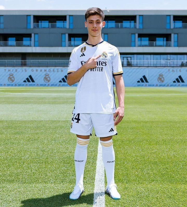 همه چیز در مورد ستاره ترک و جوان کهکشانی ها