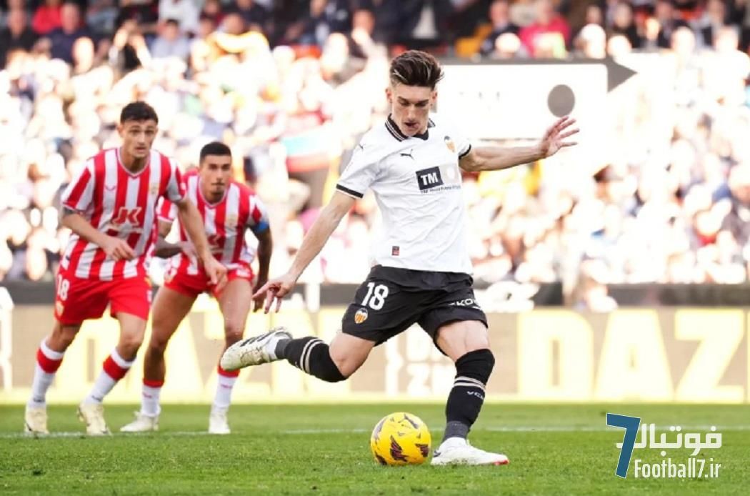 نقل انتقالات | بارسلونا به دنبال خرید هافبک والنسیا برای فصل آینده