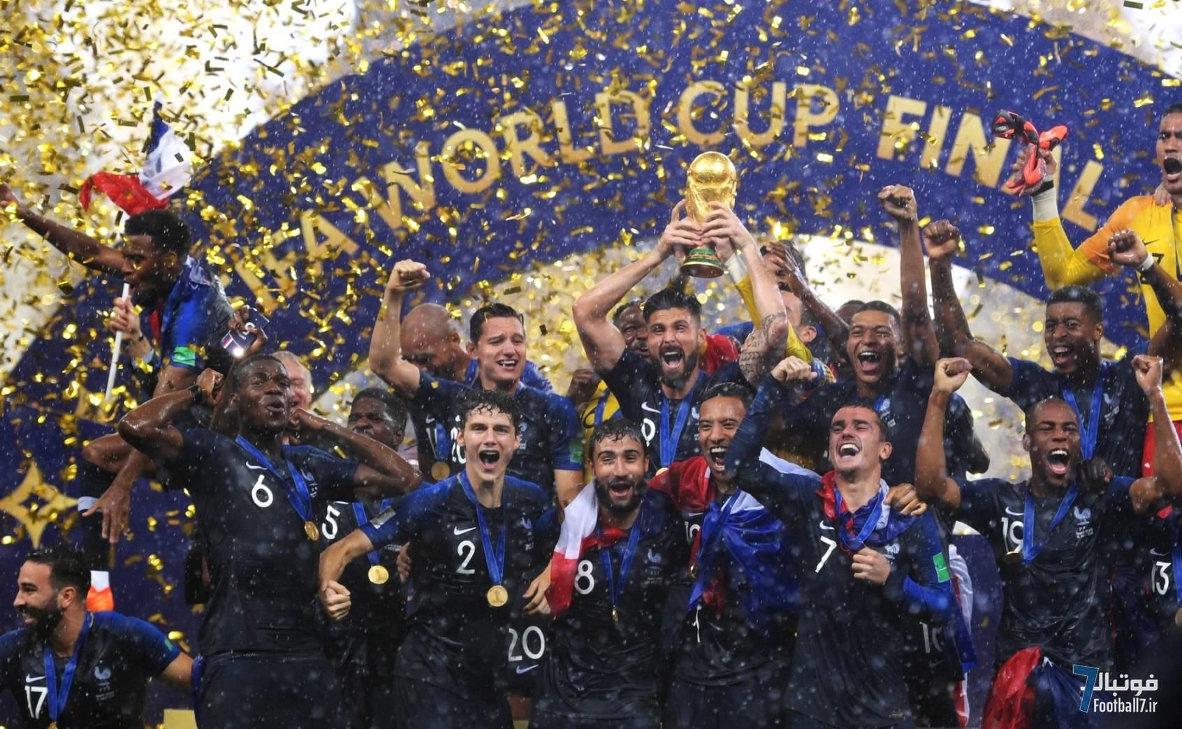 بهترین بازیکنان تاریخ فوتبال فرانسه | معرفی ۱۰ اسطوره فراموش‌نشدنی خروس‌ها