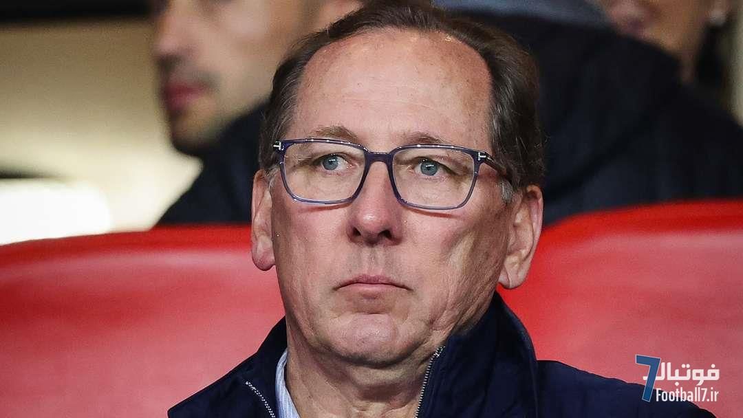 جان تکستور پس از فروش کریستال پالاس، از لیون کناره‌گیری کرد و به دنبال باشگاه جدید در انگلیس است