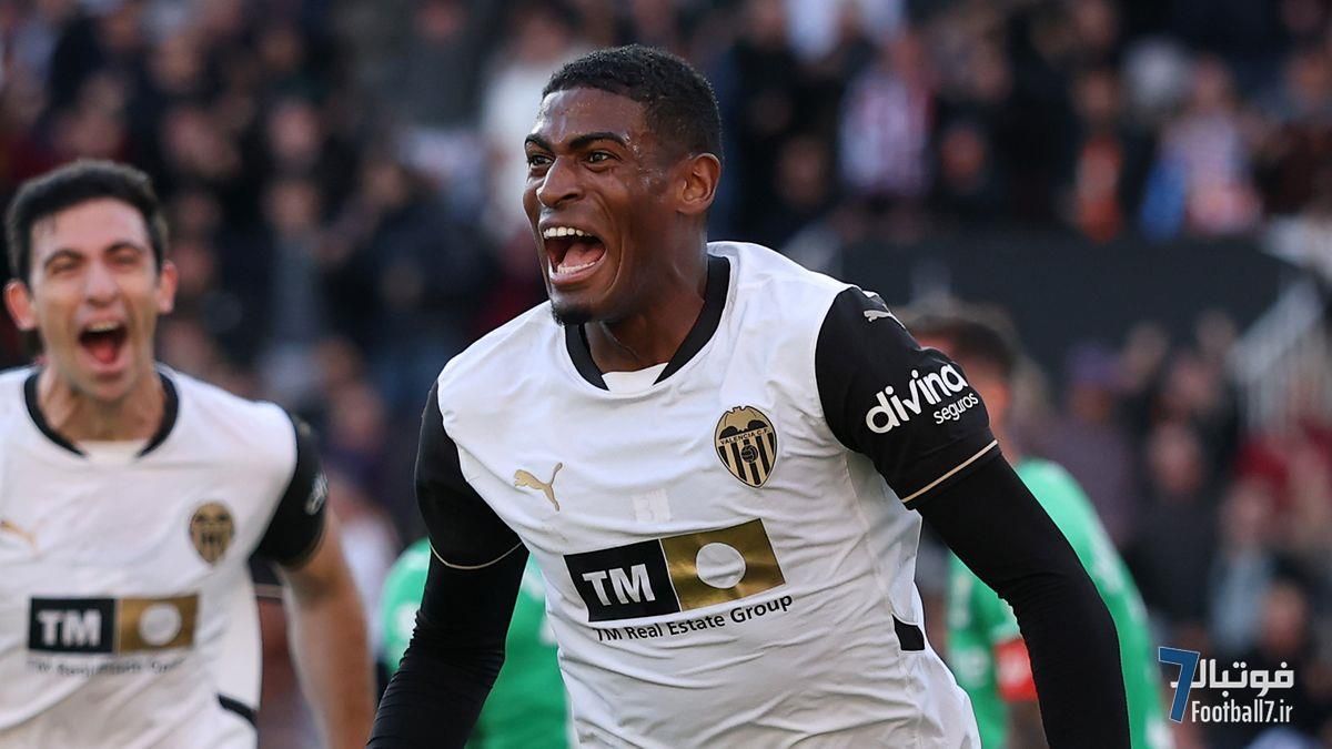 کریستین موسکرا در آستانه پیوستن به آرسنال؛ مدافع جوان والنسیا در لندن