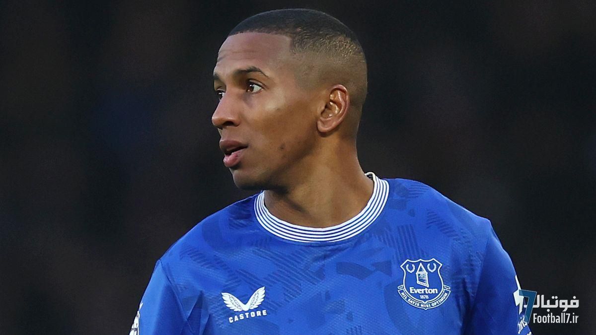 اشلی یانگ به ایپسویچ تاون پیوست: بازگشت ستاره سابق منچستریونایتد به چمپیونشیپ