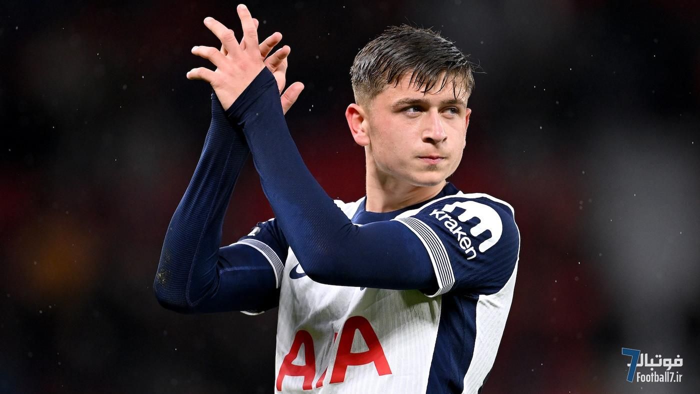 مایکی مور، پدیده تاتنهام، با تمدید قرارداد در آستانه پیوستن قرضی به رنجرز