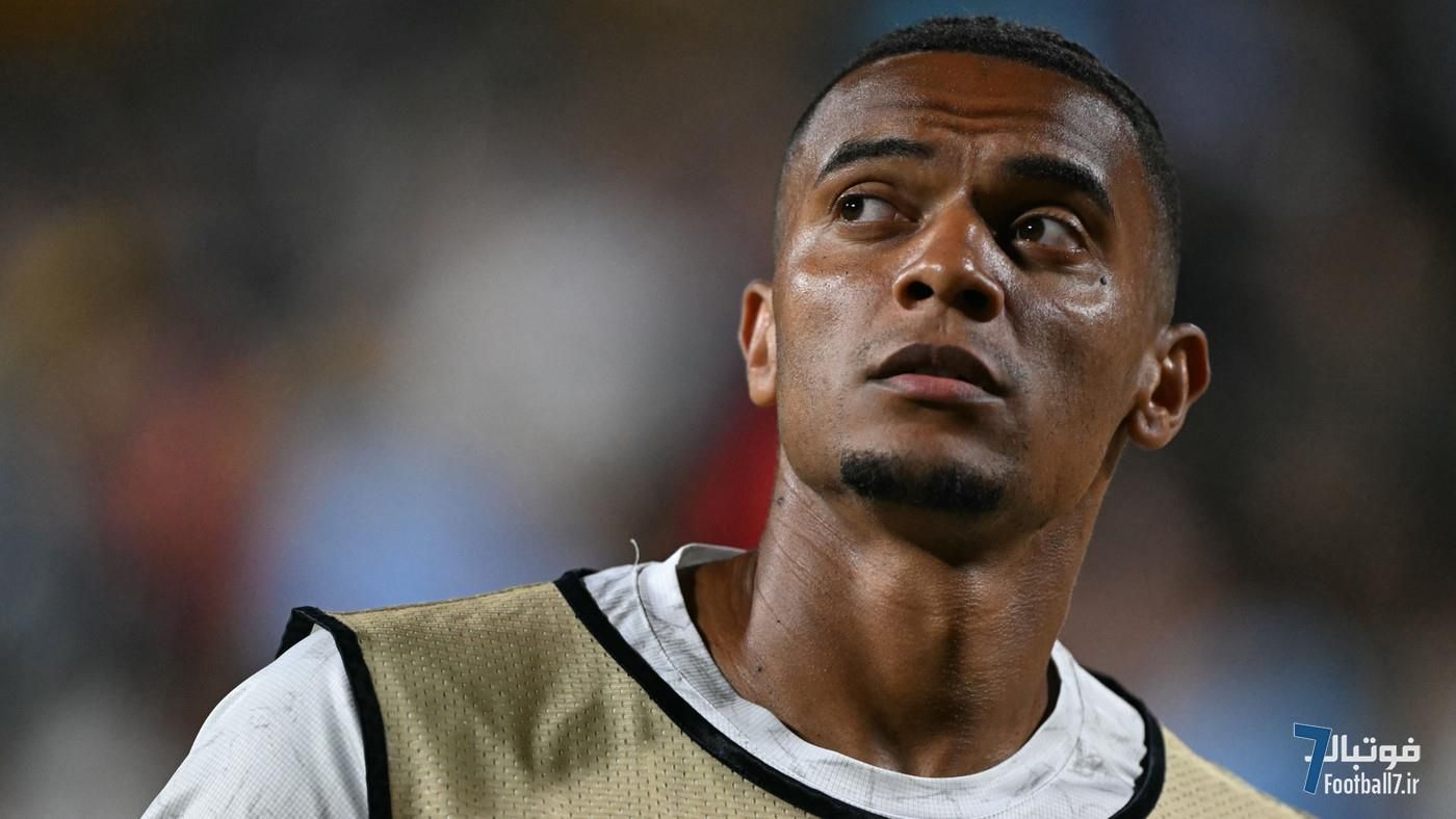 مدافع منچسترسیتی در لیست خرید آث میلان؛ رقابت جدی با گالاتاسرای بر سر مانوئل آکانجی