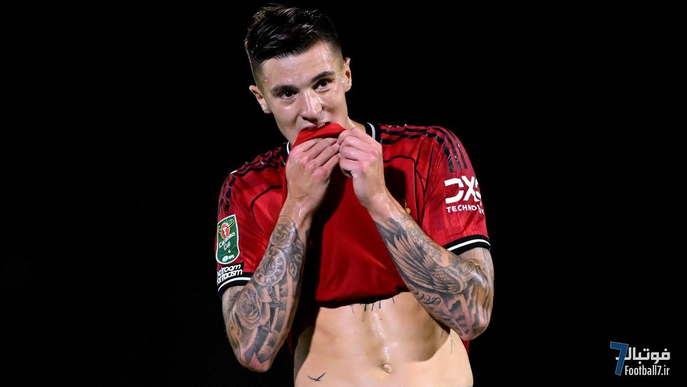 دلیل عجیب تاخیر بنجامین سسکو در پنالتی‌زنی مقابل گریمزبی فاش شد: کابوس منچستر یونایتد تکمیل شد؟