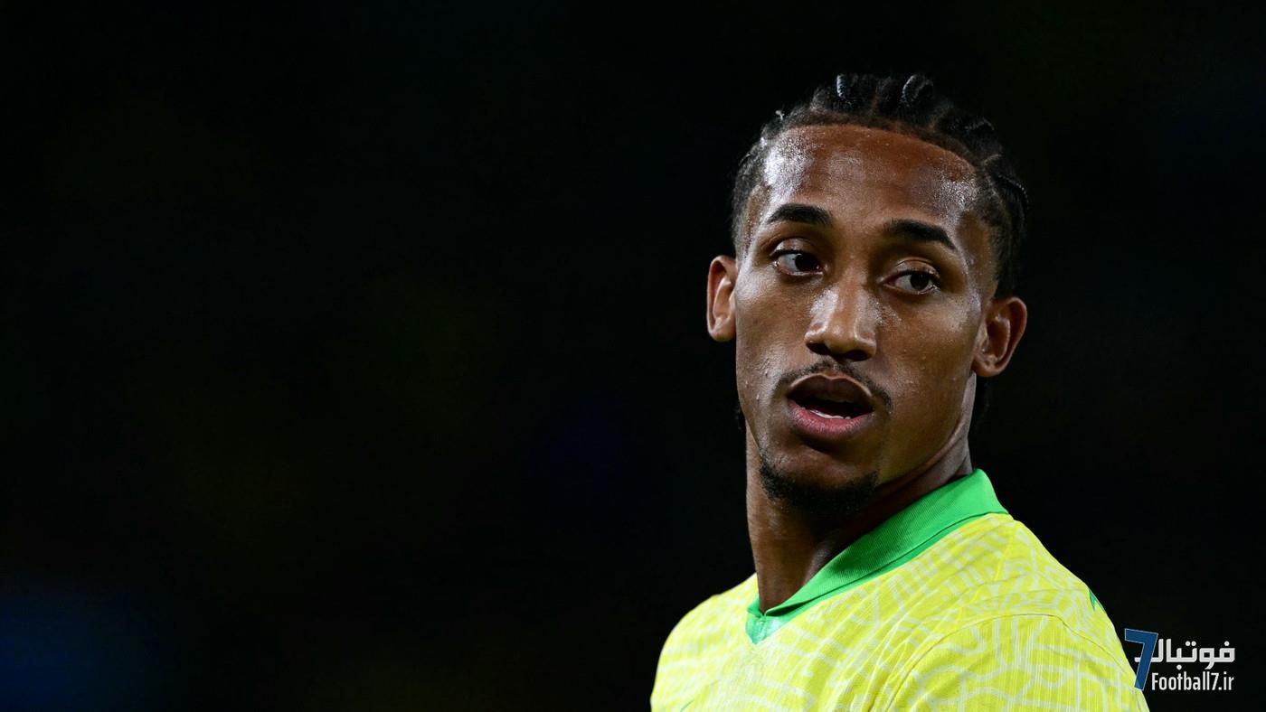 لحظه دلهره‌آور برای ژوائو پدرو؛ ستاره چلسی پس از برخورد با گابریل مارتینلی، در زمین دچار حالت تهوع شد