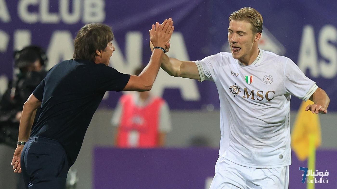 آنتونیو کونته: منچستریونایتد برای ما شانس آورد! تمجید سرمربی ناپولی از راسموس هویلون پس از گلزنی در اولین بازی