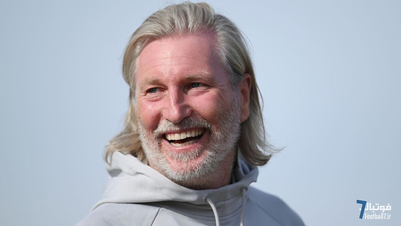 ترفند بی‌سابقه رابی ساویج: چهار تعویض در دقیقه یک برای فارست گرین روورز!