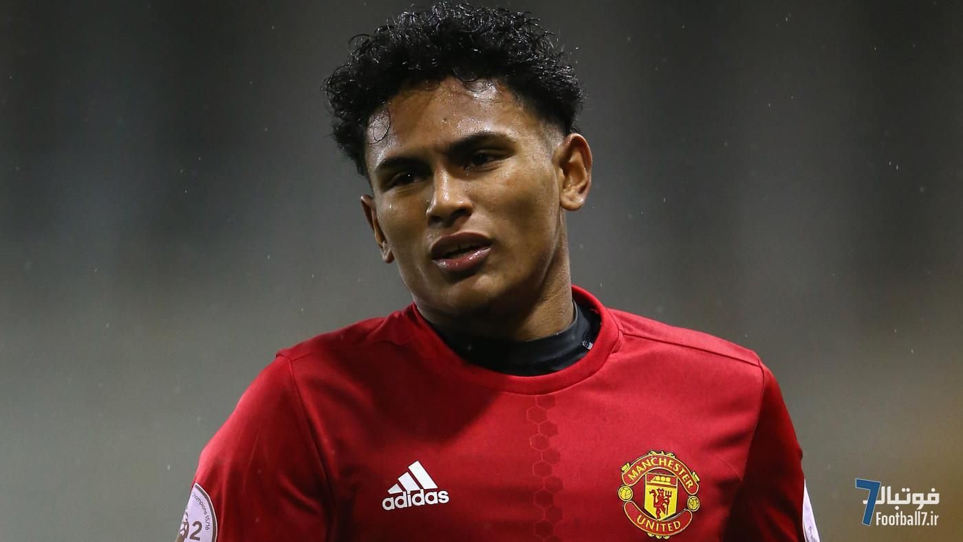 شوک به فوتبال: دیمیتری میچل، ستاره سابق منچستر یونایتد، چت‌جی‌پی‌تی را ایجنت خود کرد!