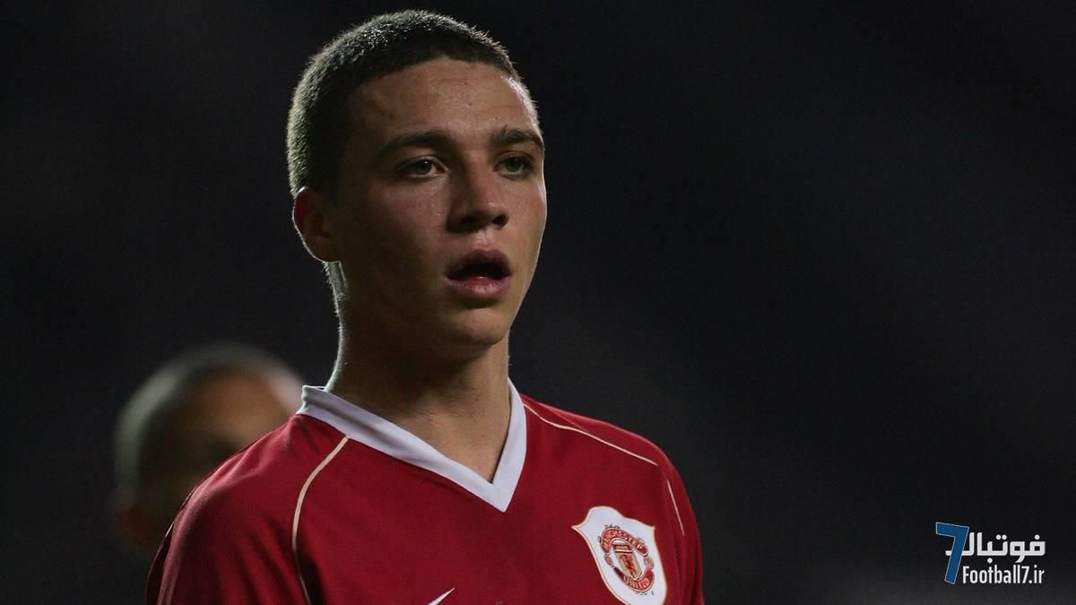 بازگشت شوکه‌کننده ستاره سابق منچستریونایتد پس از ۱۴ سال؛ جیمز چستر در کارینگتون مربی شد