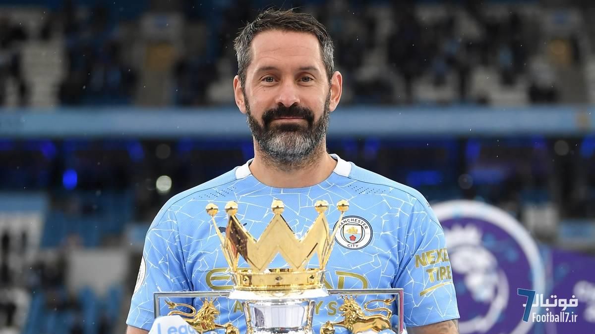 وداع با فوتبال: اسکات کارسون، دروازه‌بان کهنه‌کار منچسترسیتی، دستکش‌هایش را آویخت