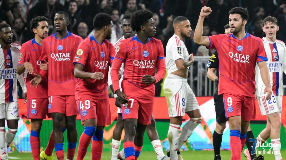 جنجال داوری به سود PSG؛ لیون: پاری سن ژرمن با ۱۶ نفر بازی کرد!