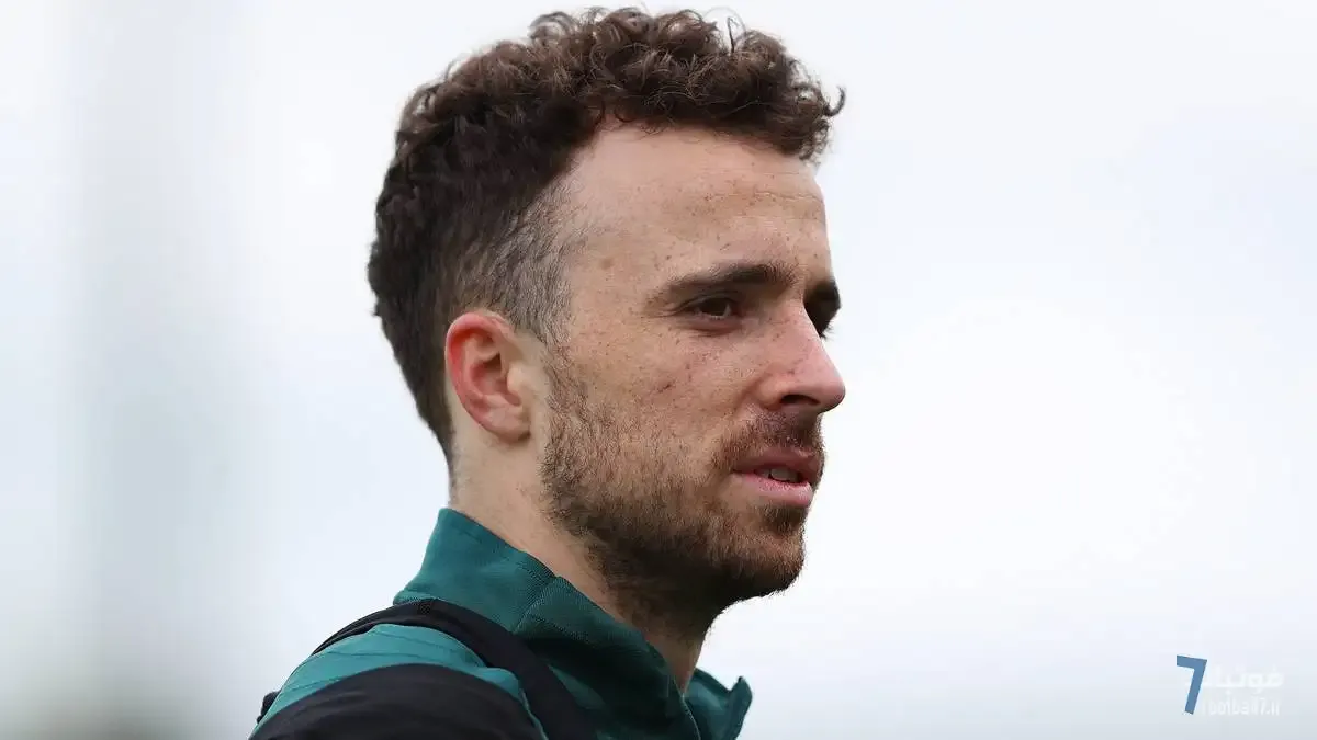 حرکت احساسی در آنفیلد؛ پسران دیوگو ژوتا پیشاپیش تیم‌ها در دیدار لیورپول و ولورهمپتون