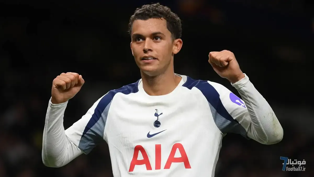 برنان جانسون در راه کریستال پالاس؛ تاتنهام منتظر پاداش 33.5 میلیون پوندی