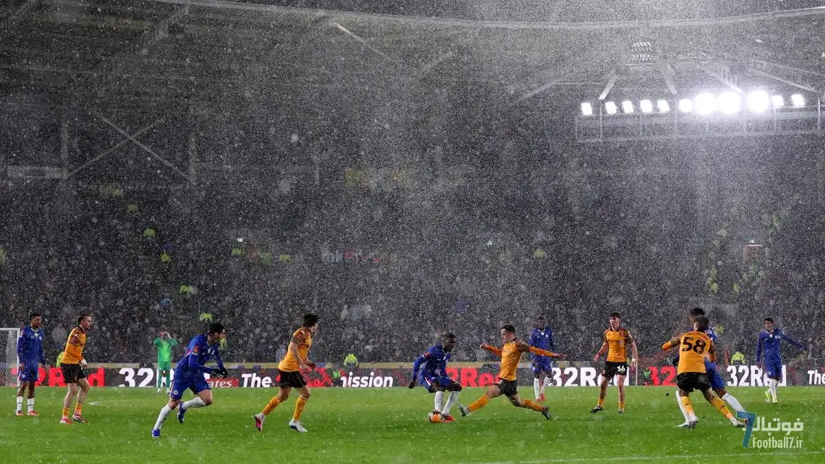 دستگیری هواداران هال سیتی پس از شکست مقابل چلسی در جام حذفی؛ دلیل: شعارهای تبعیض‌آمیز