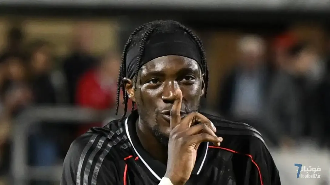 تامی آبراهام: استون ویلا هنوز برای قهرمانی شانس دارد؛ آرسنال دور از دسترس نیست